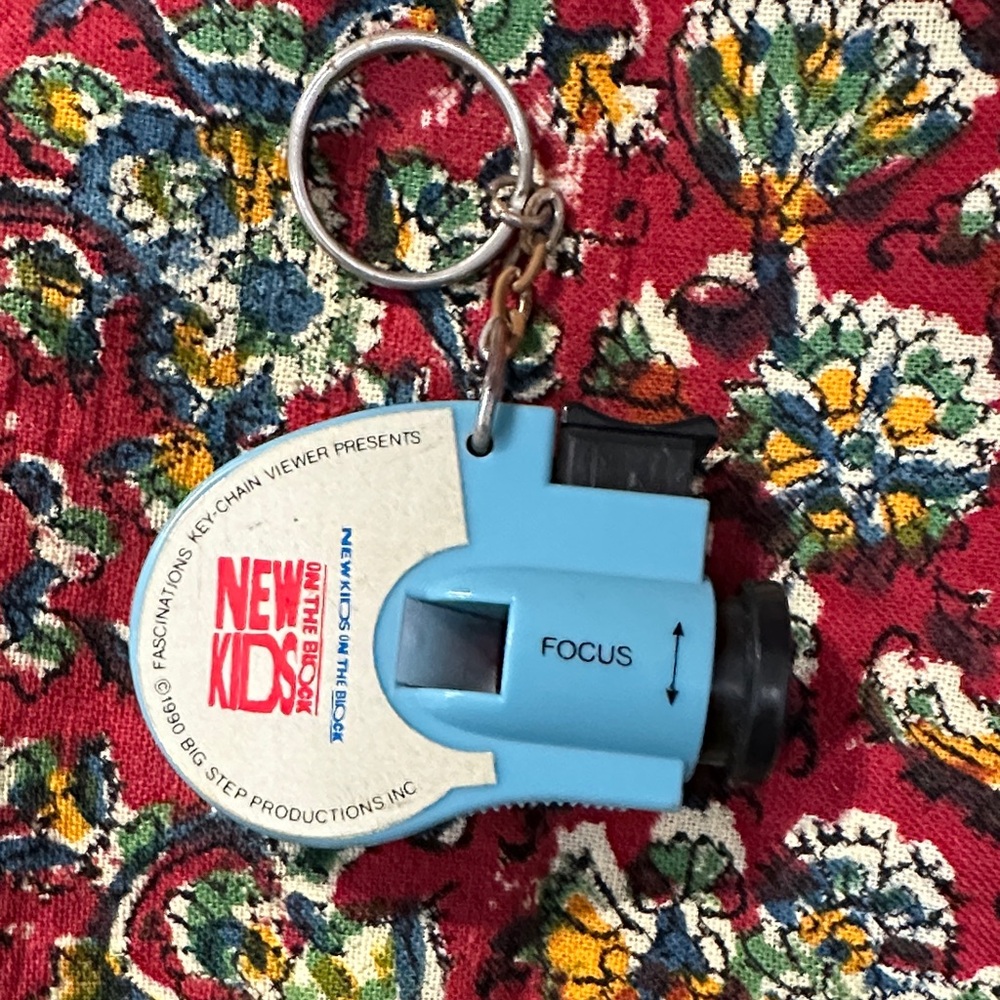 1990 New Kids on the Block Keychain Viewer Blue